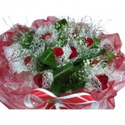 זר ורדים אדום מעוצב 738